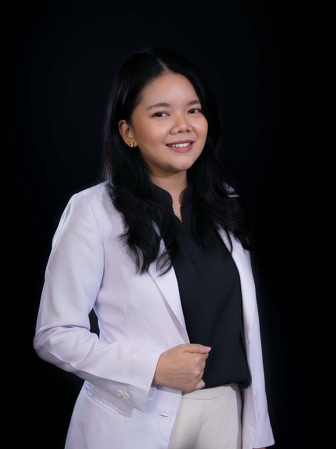 dr. Hizkia, dokter estetika Carla Skin Clinic Gading Serpong dengan fokus pada skin rejuvenation, skin booster, laser treatment, dan perawatan kulit.