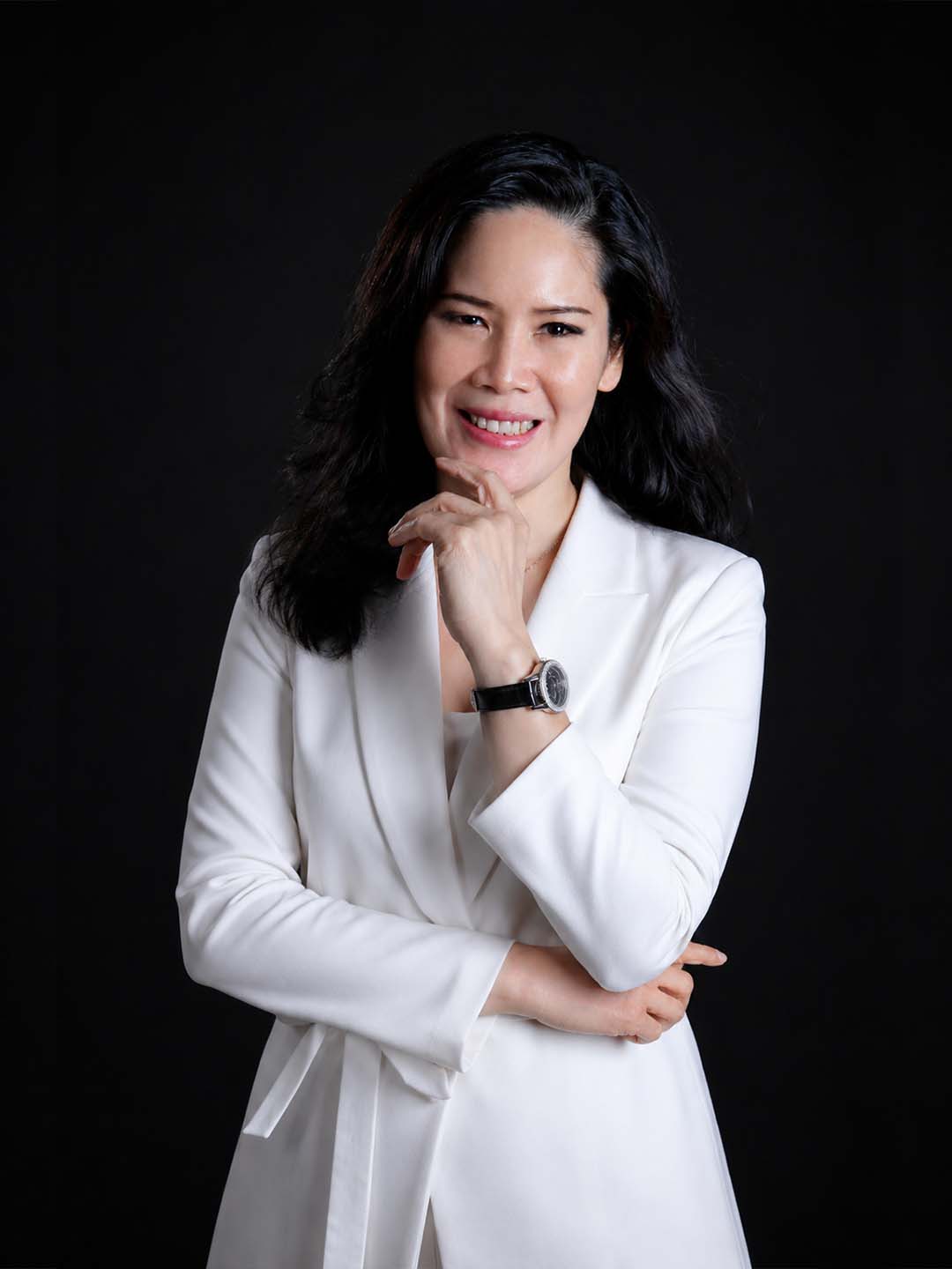dr. Agnesamy, dokter estetika Carla Skin Clinic dengan pengalaman sejak 2007 dalam aesthetic medicine, laser, anti-aging, filler, dan perawatan kulit.